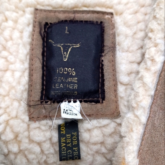 VTG 70s or 80s leather sherpa vest made in Mexico 🇲🇽 size medium - Picture 3 of 9